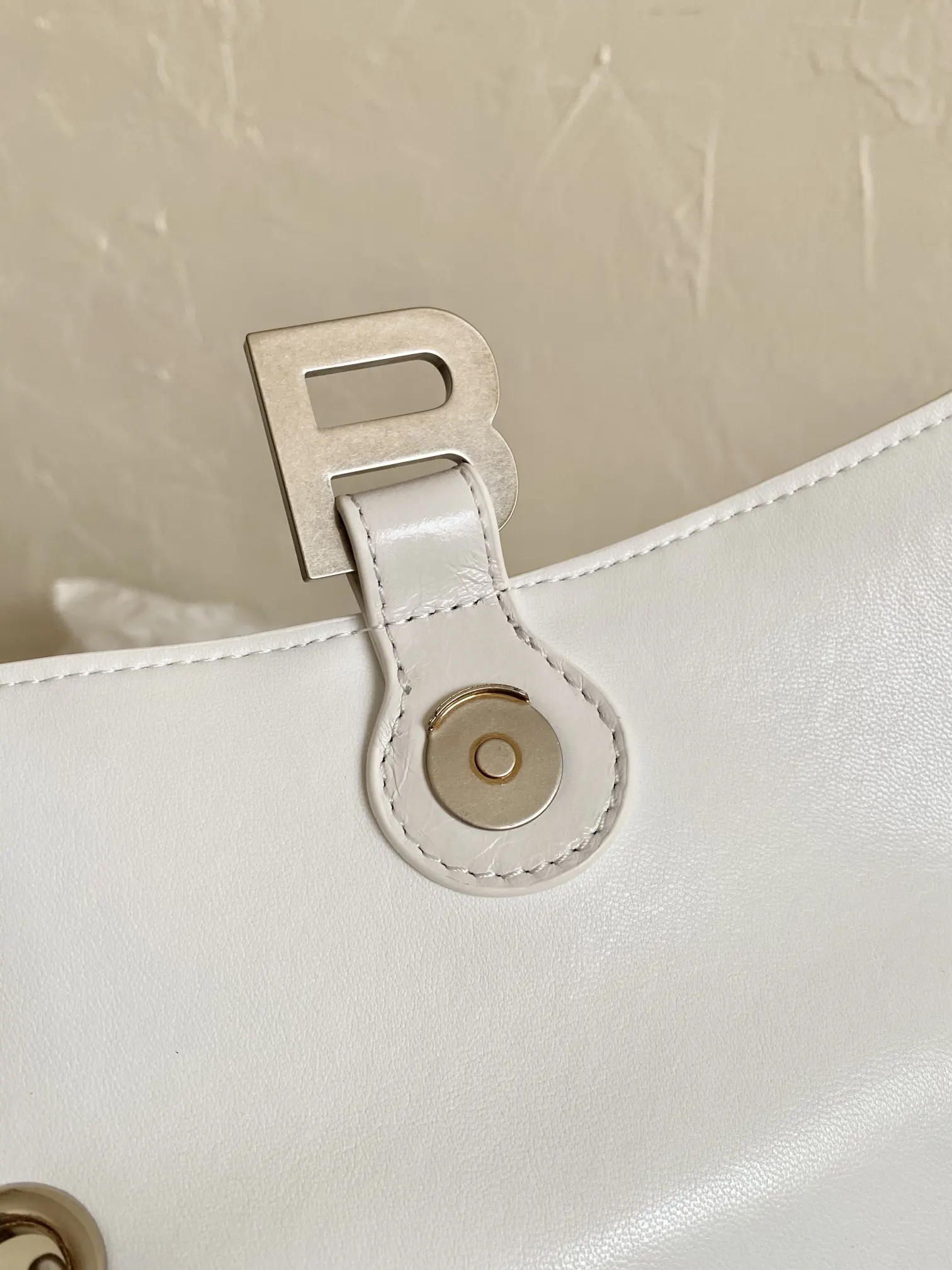 Balenciaga Hourglass White Leather Chain Bag