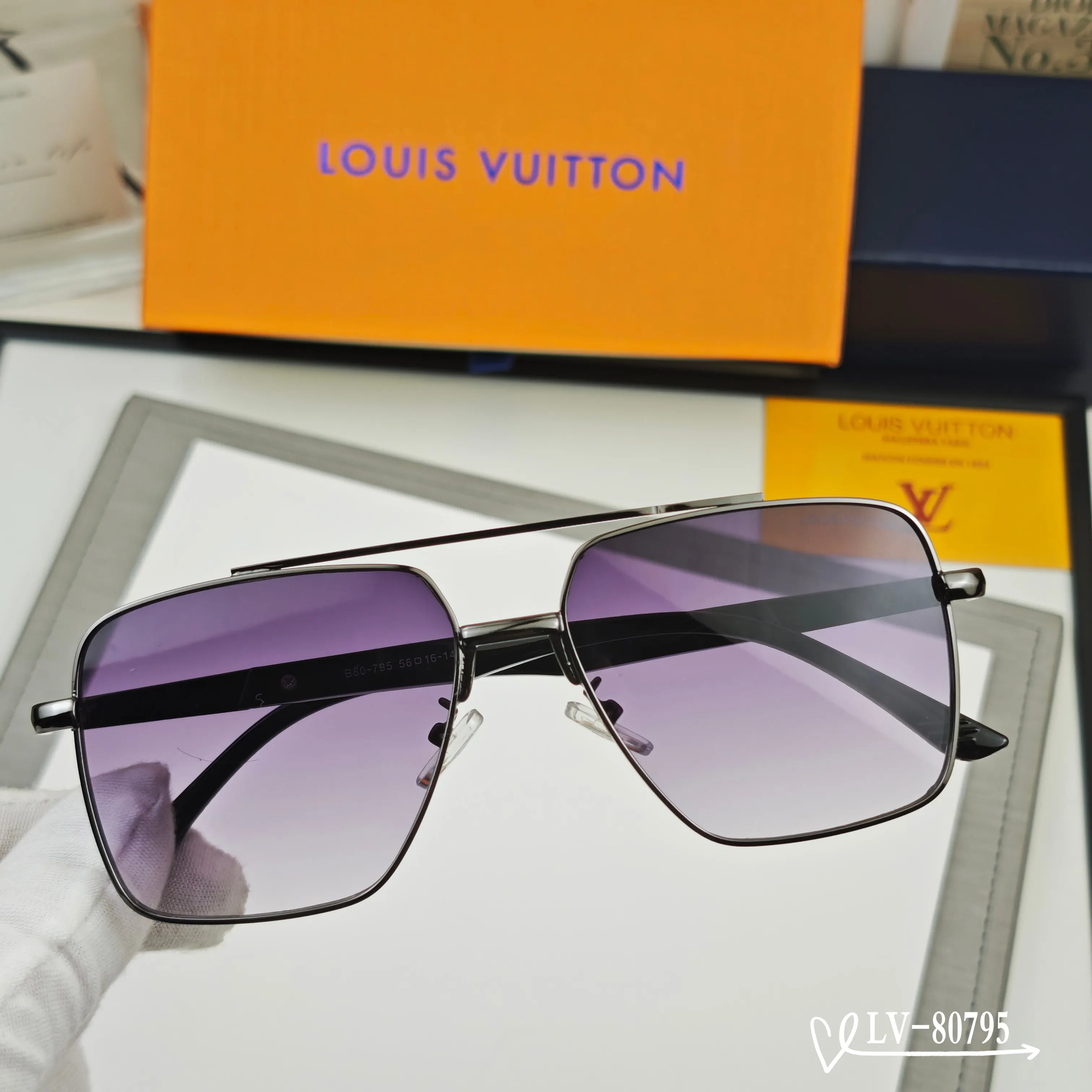 Louis Vuitton Fashion Item Fashion