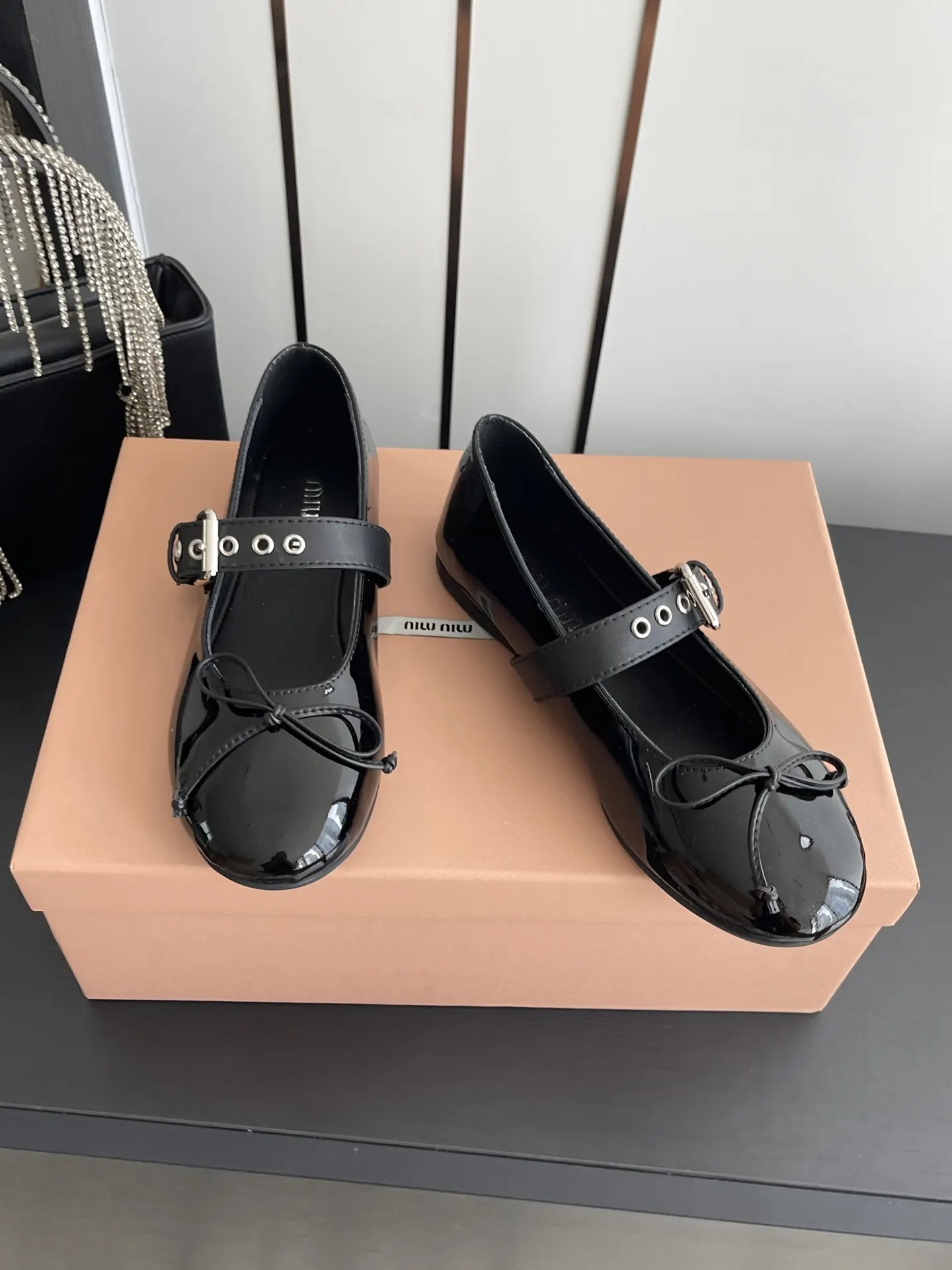 Miu Miu SS 平底鞋 通勤约会款