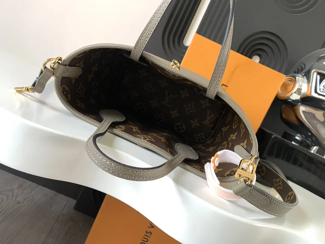 Louis Vuitton M12109 手提包