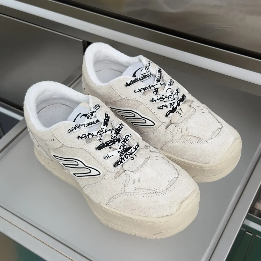 Balenciaga 牛皮 运动鞋