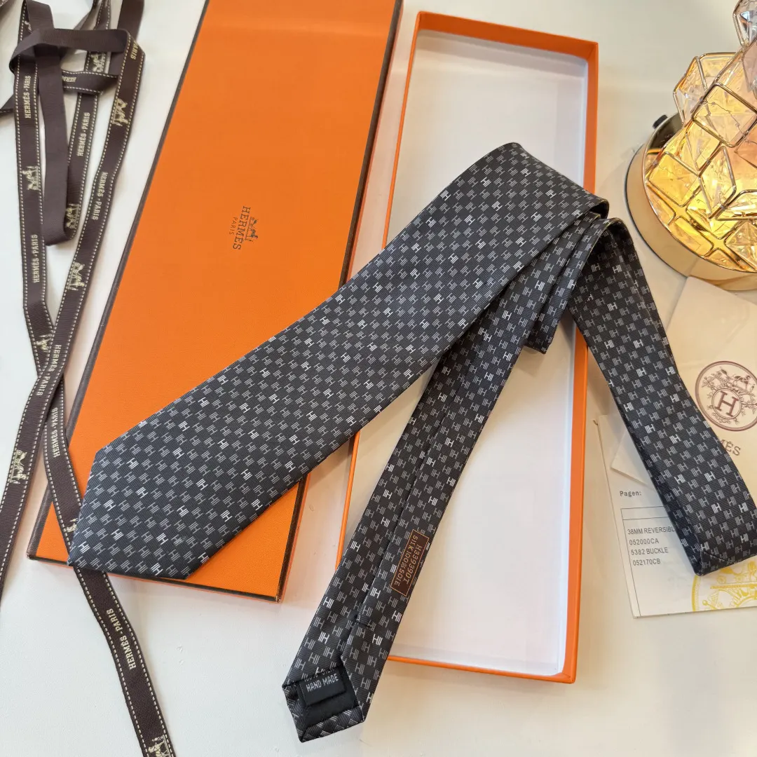 Hermès 橙色 领带 精致配饰