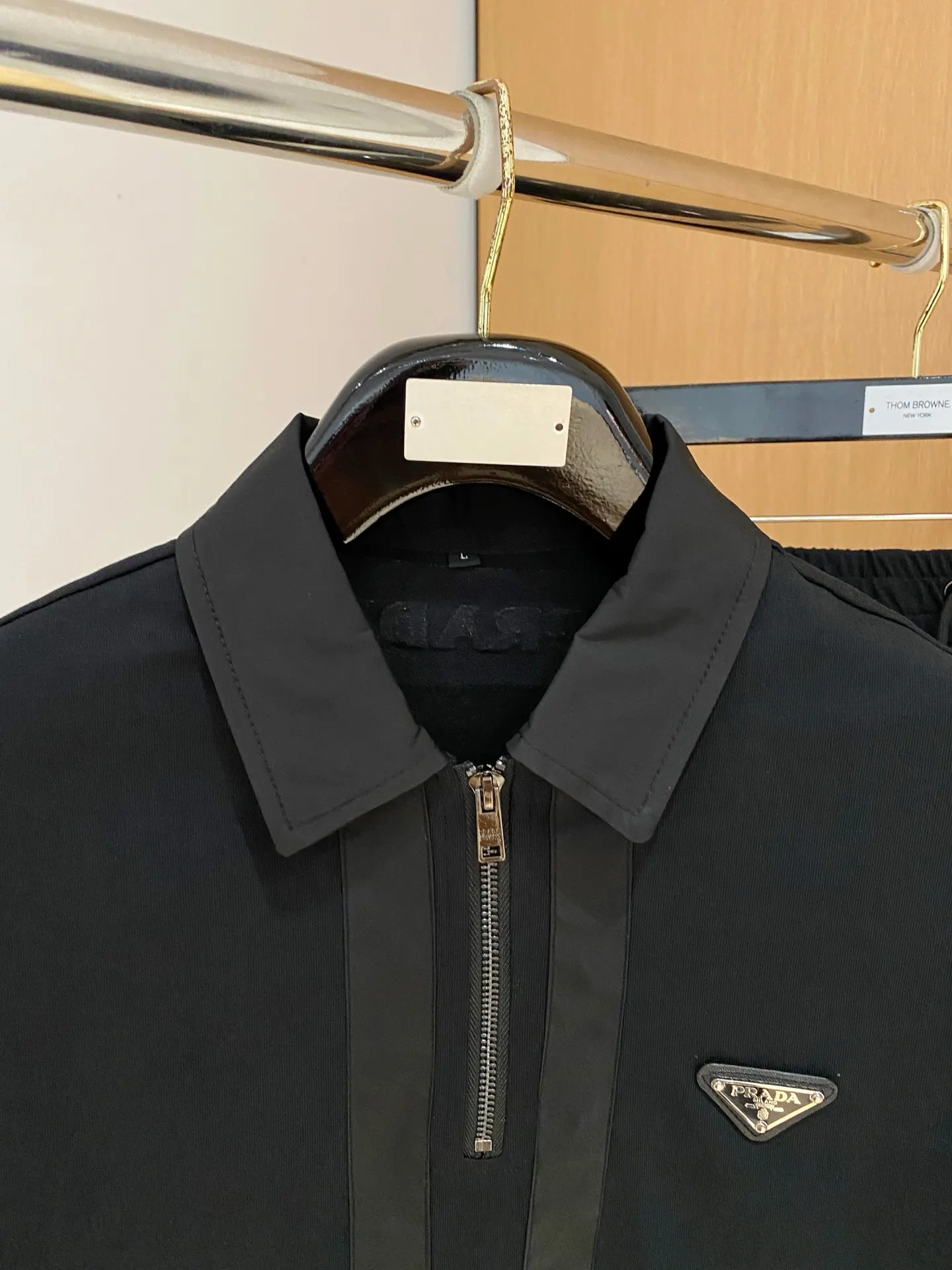 Prada 黑色 三角标 条纹翻领 套装 短裤