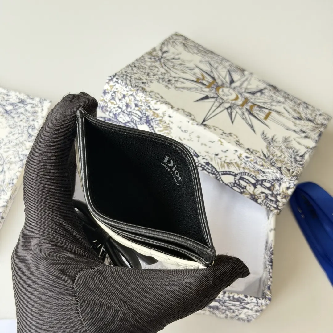 Dior 白色羊皮蝴蝶结化妆包 收纳