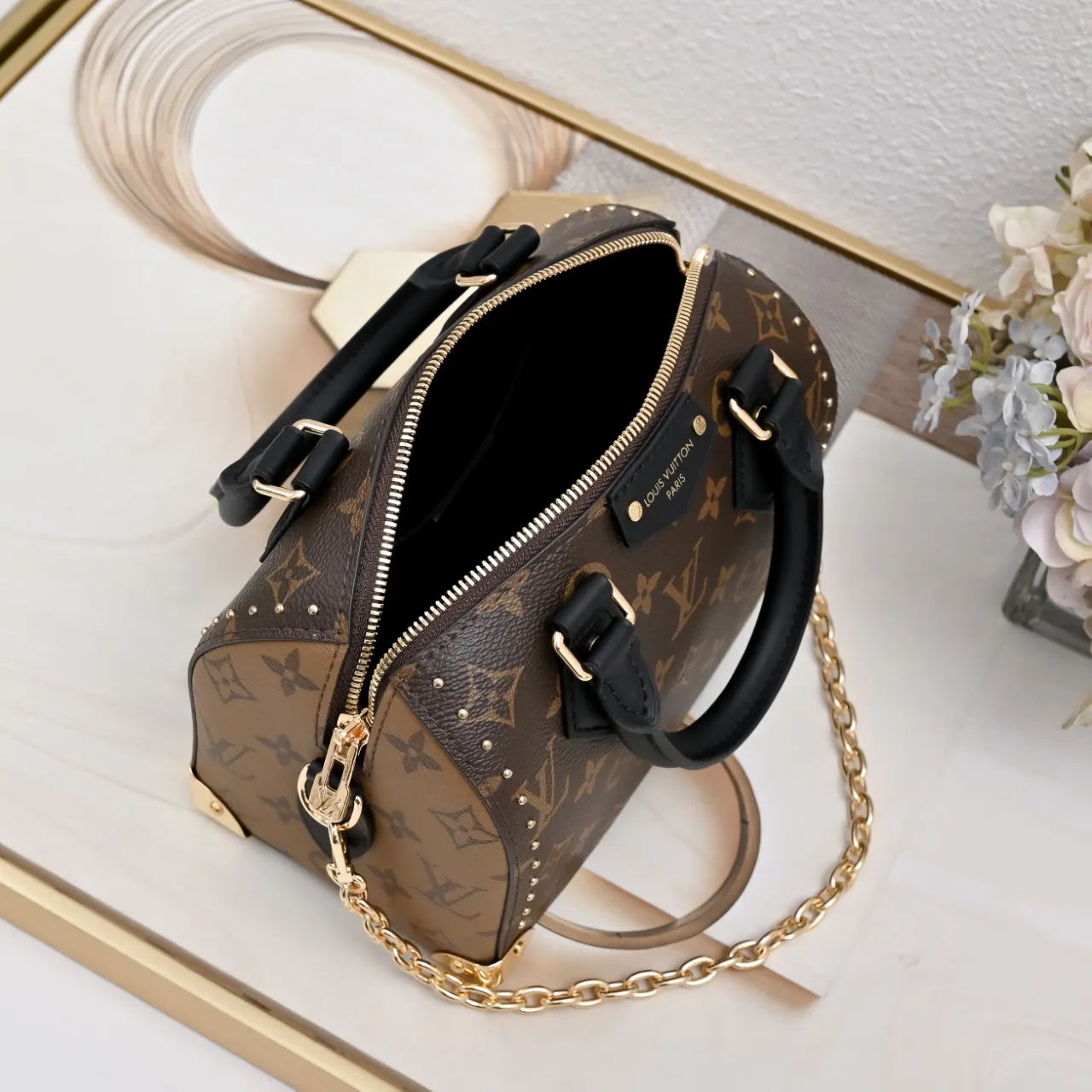 LV Speedy chain bag, shoulder crossbody Image 9 LV Speedy chain bag, shoulder crossbody Image 9