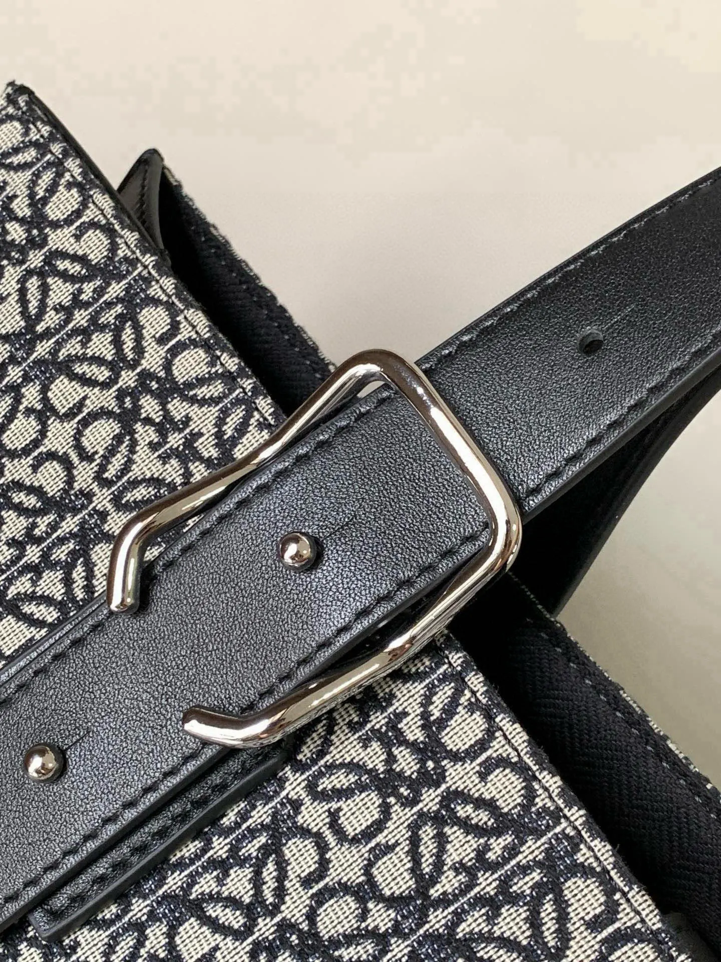 老花 牛皮 LOE WE 老花手提 Buckle tote托特手 托特包 大容量托特款