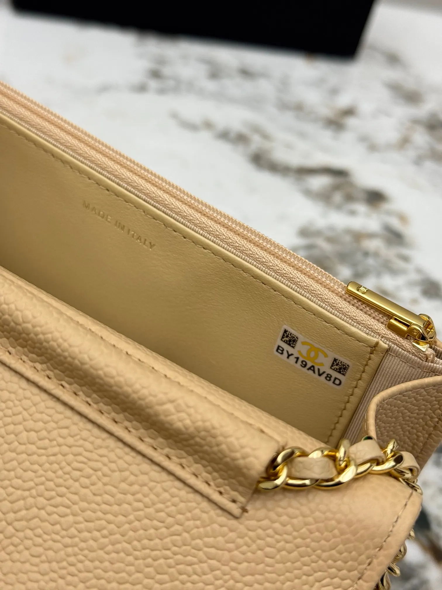 Chanel Chain Bag Leather Image 9 Chanel Chain Bag Leather Image 9