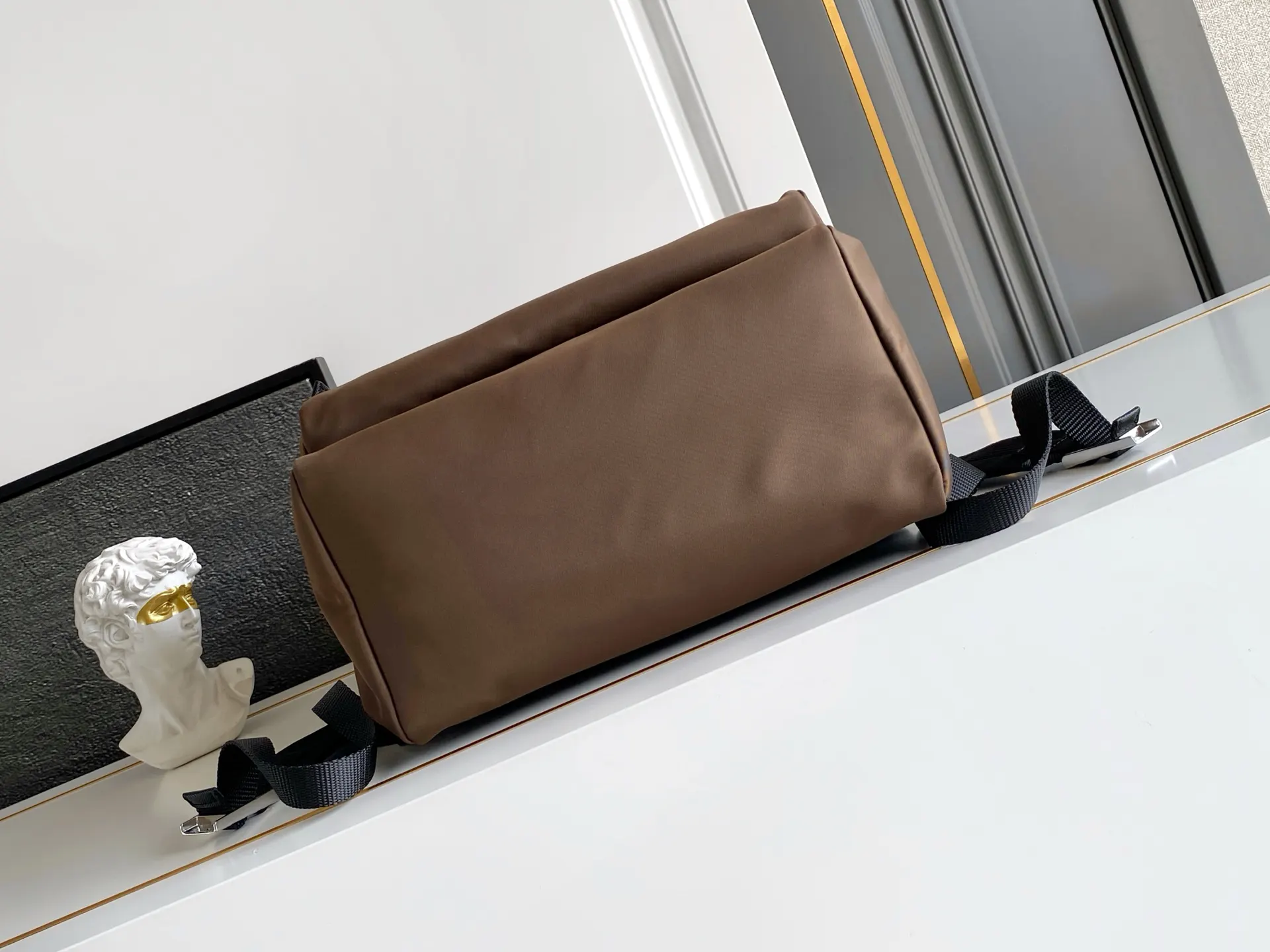 PRADA 2VZ048 Re-Nylon尼龙 Saffiano十字纹牛皮 双肩背包 轻便实用款