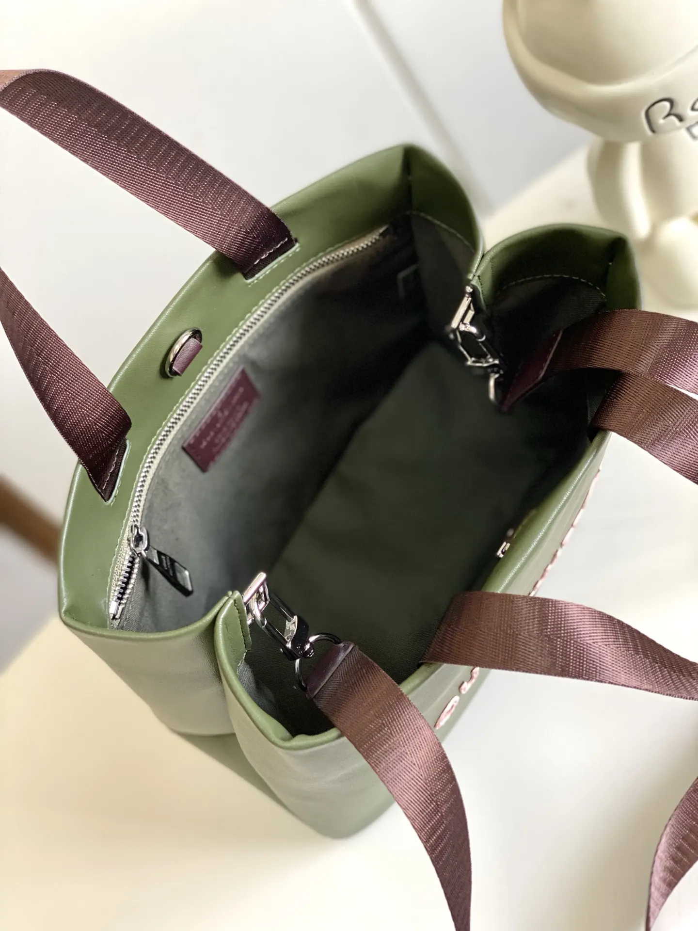 Louis Vuitton M15239 棕色 皮革 手提包