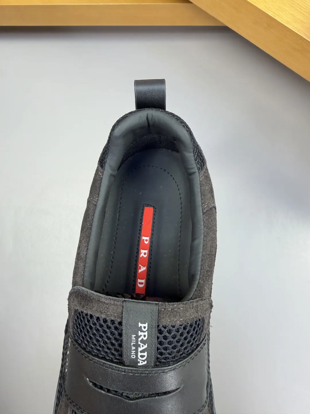 Prada 牛皮 帆布 Logo 运动鞋 休闲运动