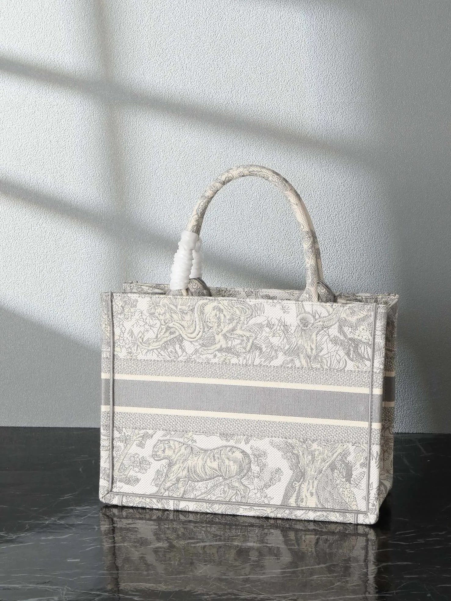 Book Tote 可收納各种日常用品 全新演绎Baye图案混合效果D 托特包 大容量托特款