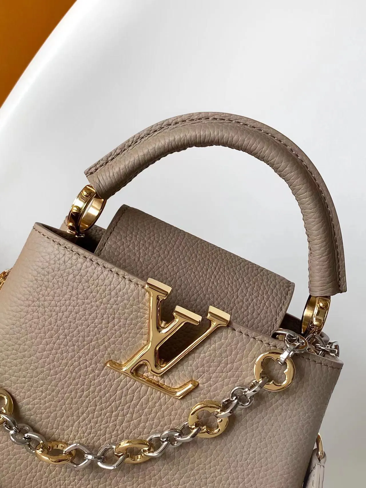 LV Capucines 黑色 米白 牛皮 鏈條包 精致鏈條款