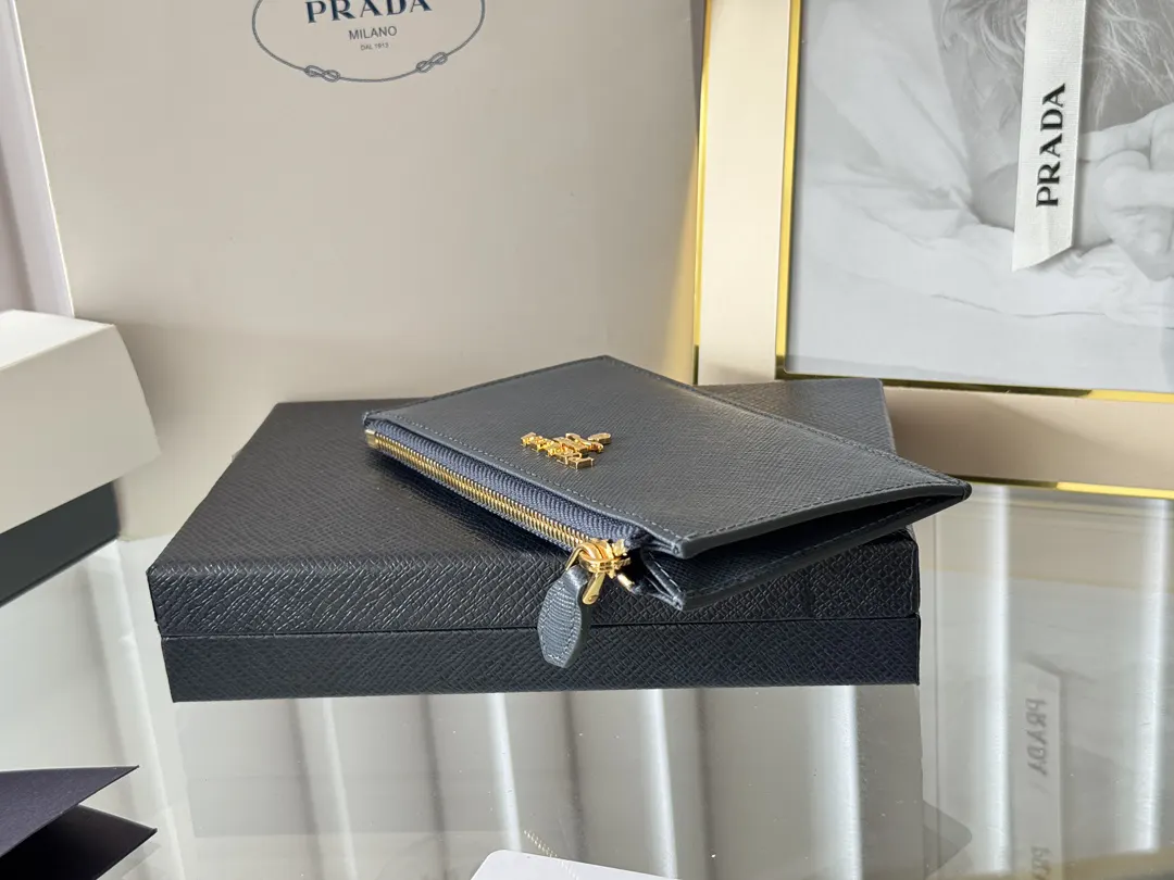 Prada Saffiano 1MC079 皮革 卡包