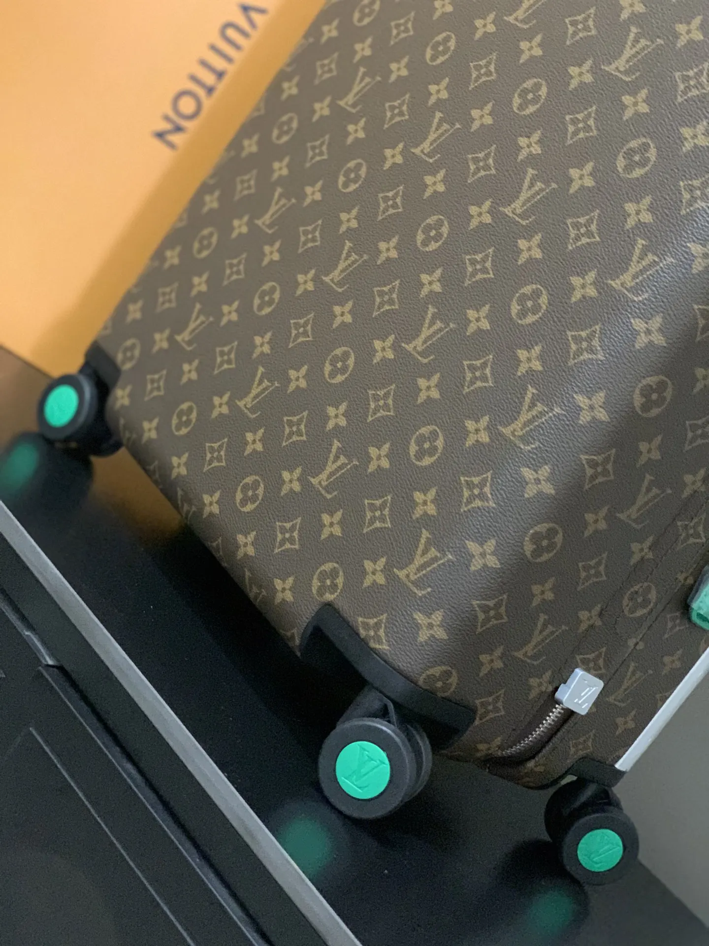 灰色 銀色 拉杆真皮包裹 行李箱 旅行拉杆款 輕便出行款