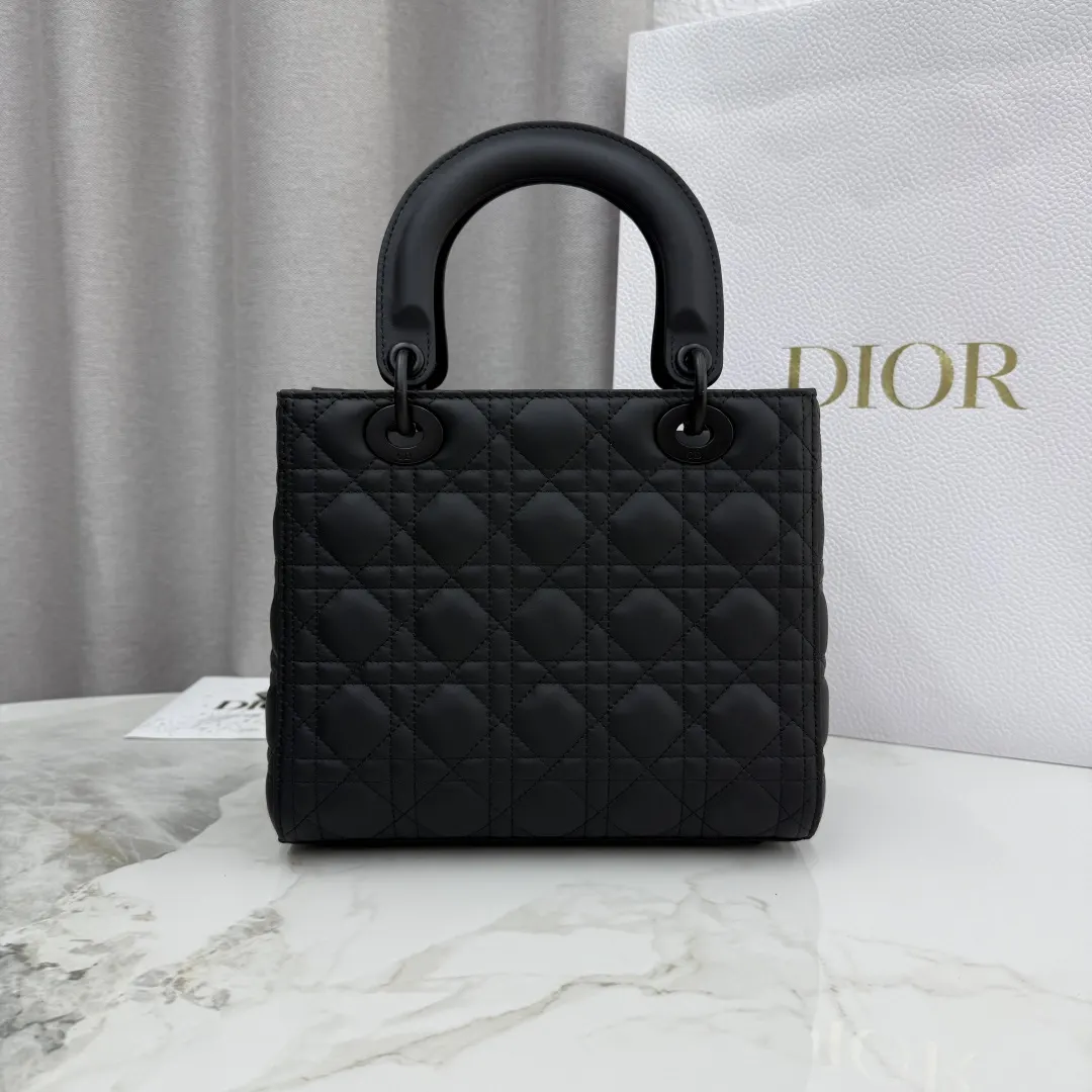 Dior Lady Dior Lady 黑色牛皮卡夾 精緻配飾