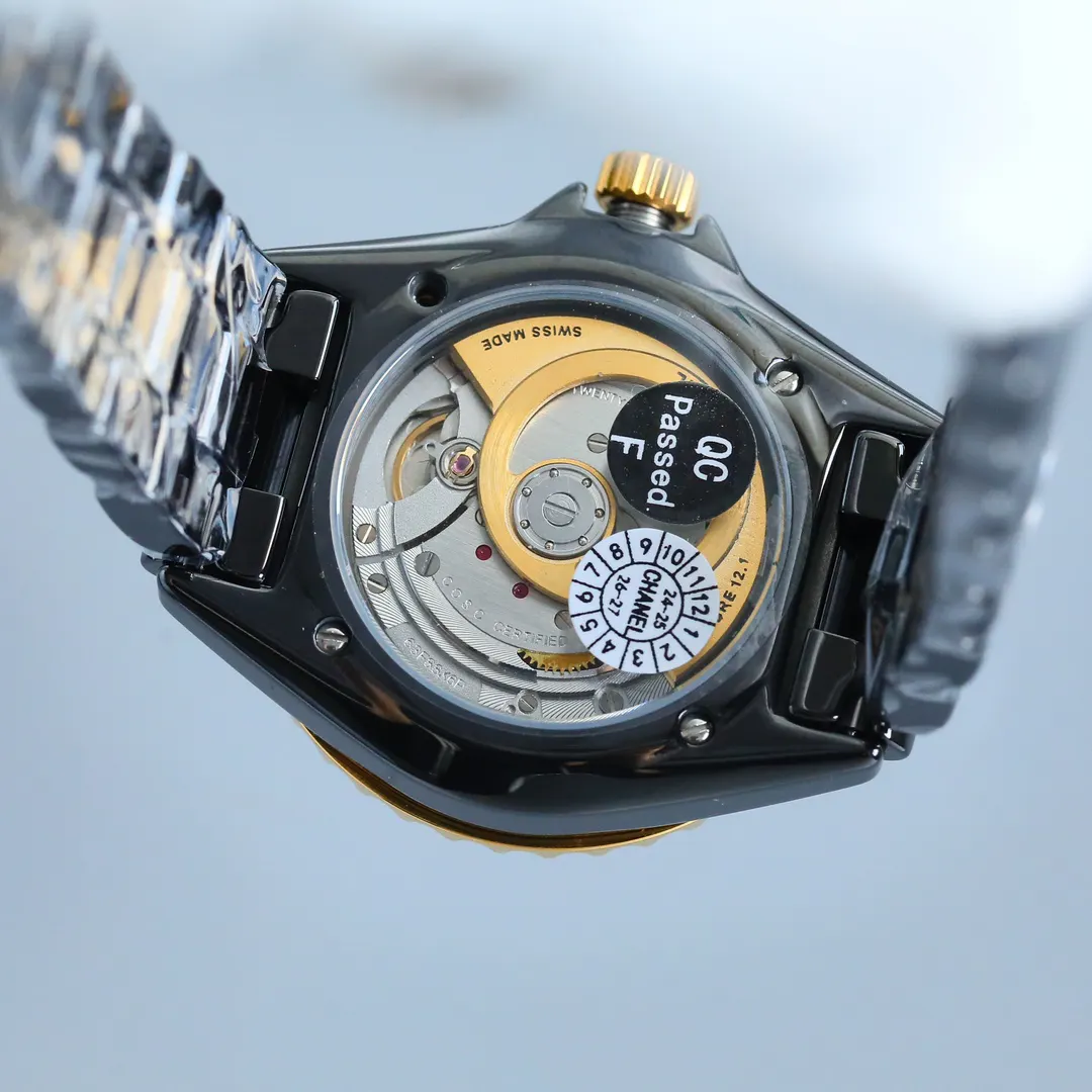 CHANEL 黑色 白色 手錶 經典腕表款(數字9) CHANEL 黑色 白色 手錶 經典腕表款(數字9)