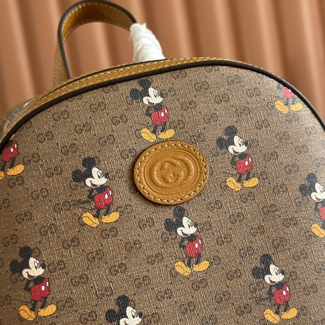 Gucci Marmont 双肩包 实用双肩款
