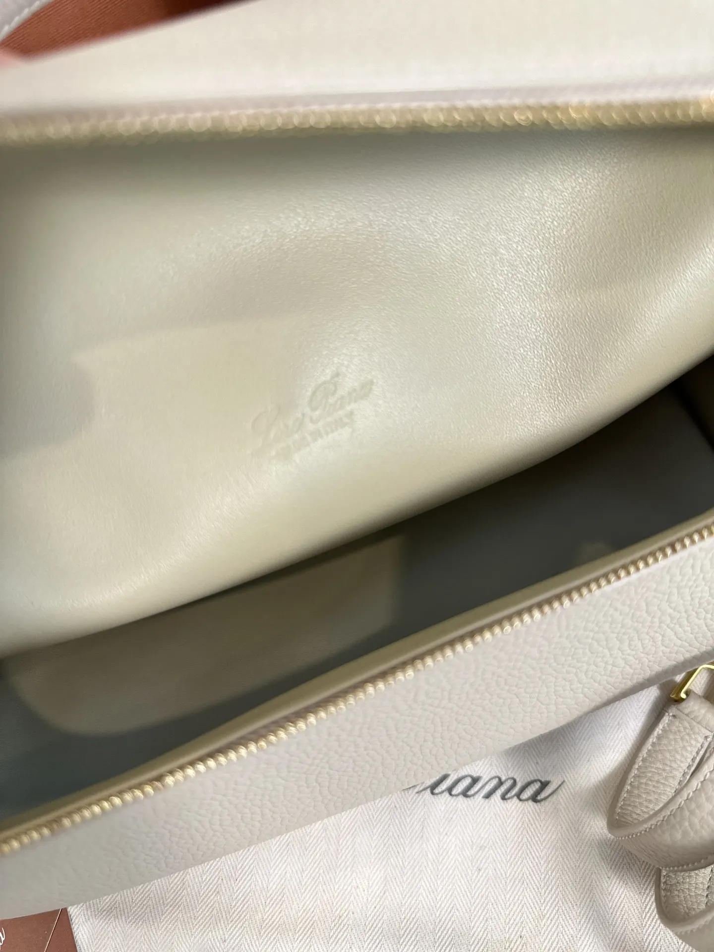 灰色 小牛皮 Loro Piana Extra Poket 手拿包 精致手拿款