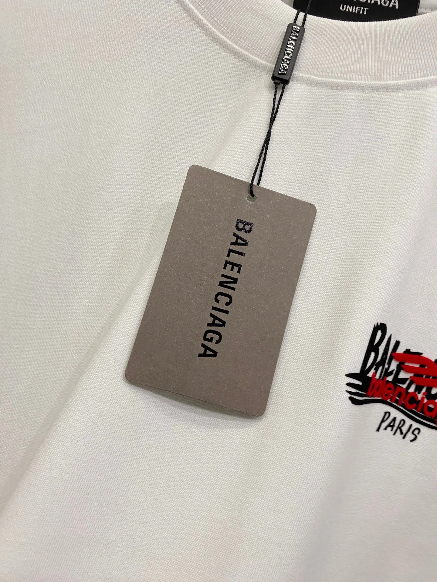 Balenciaga 塗鴉字母印花圓領短袖T恤 白色(數字4) Balenciaga 塗鴉字母印花圓領短袖T恤 白色(數字4)
