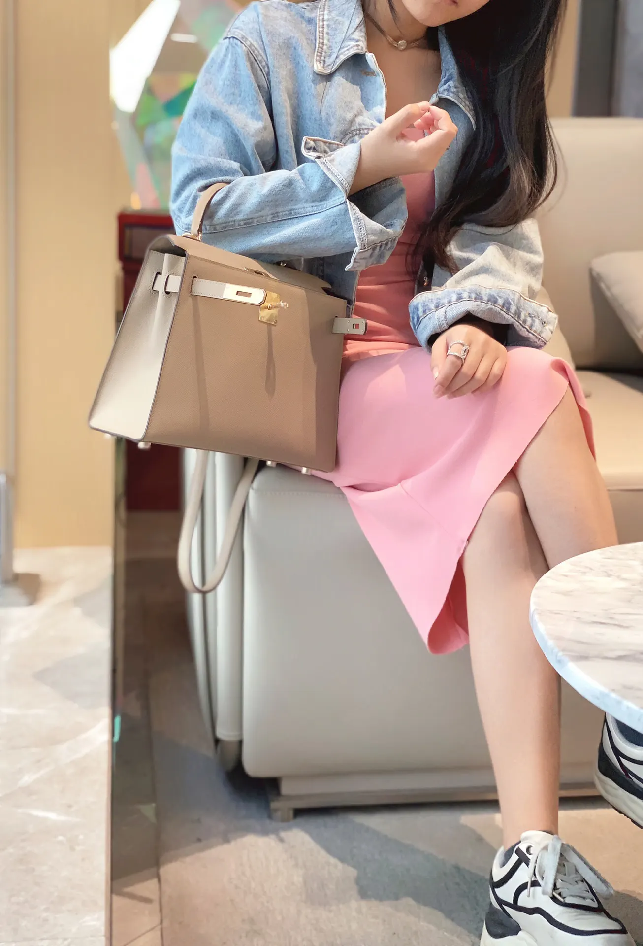让人心情变好的不仅仅是多巴胺 还有优雅凯莉 好 斜背包 輕便斜挎款