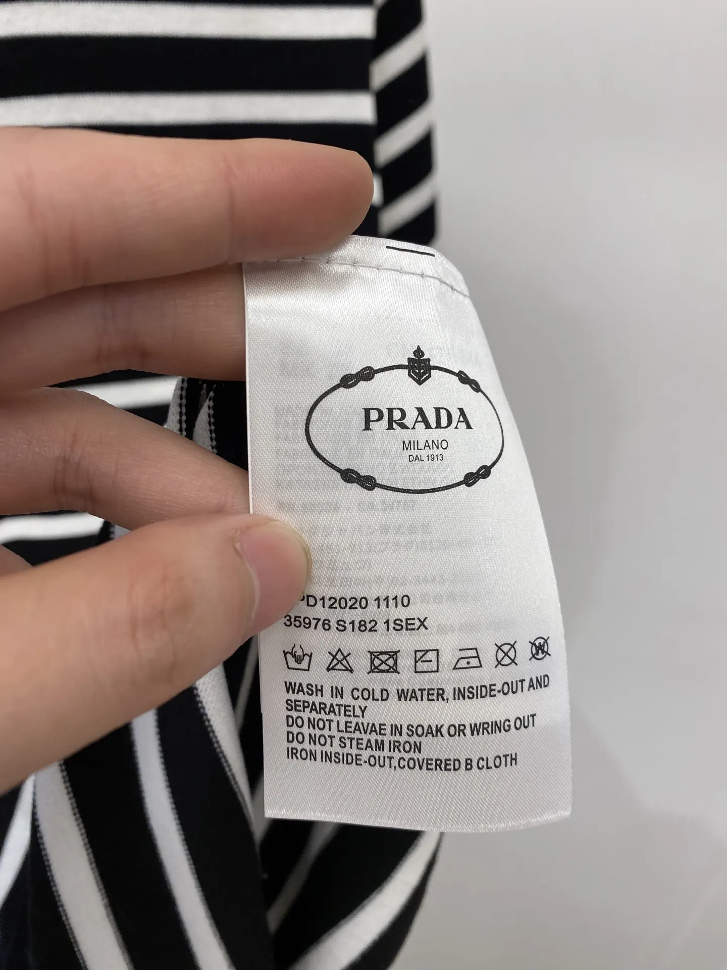 Dior 黑白条纹短袖针织衫 休闲穿搭