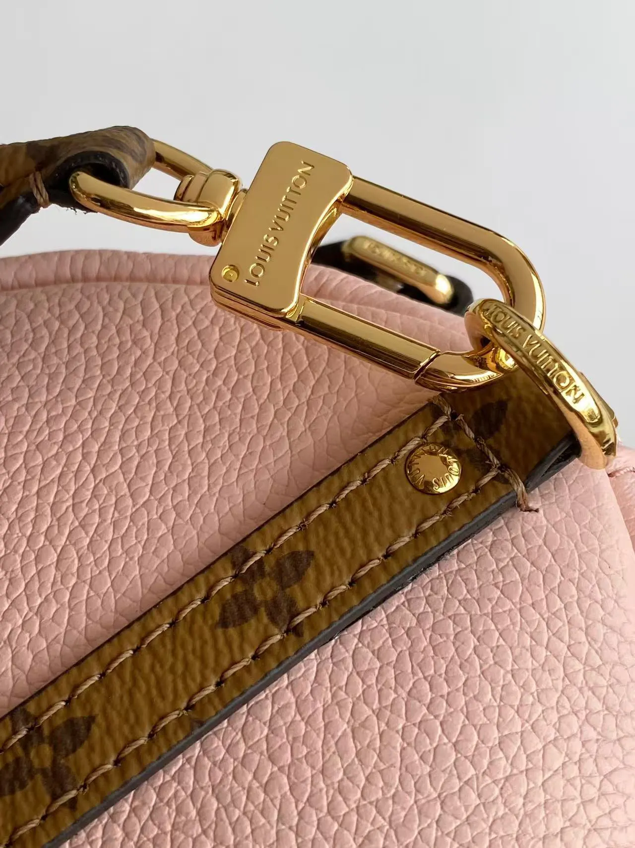 Louis Vuitton Black Fashion Item Travel Leather