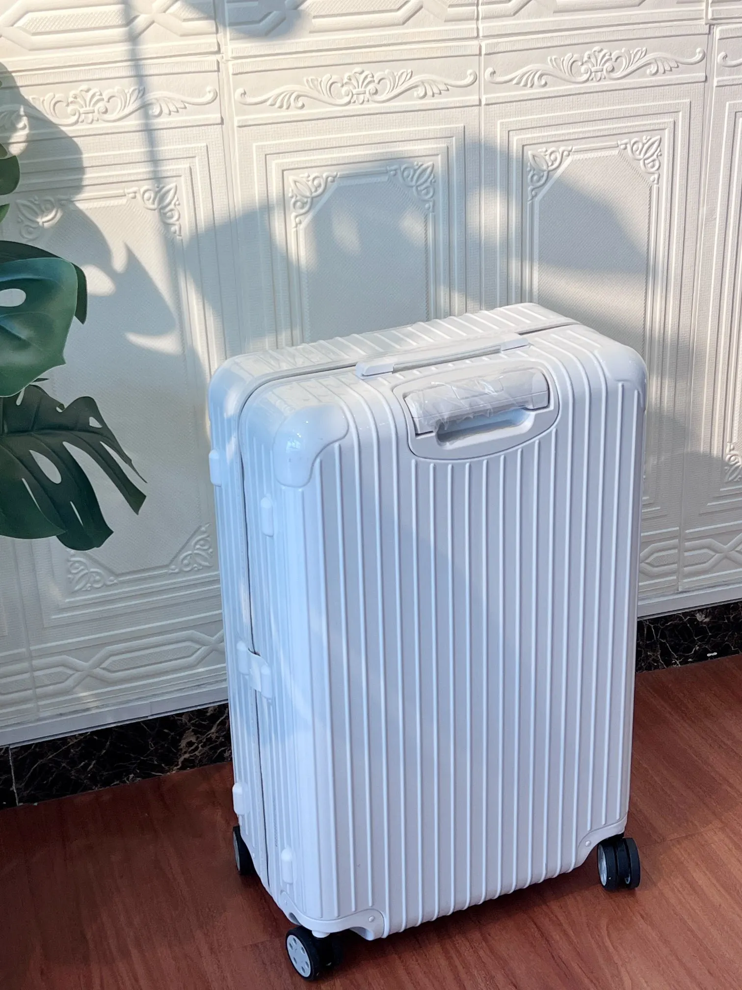 黑色 白色 日默瓦rimowa拉杆箱行李箱登机箱旅行箱方胖子運動 旅行拉杆款 輕便出行款