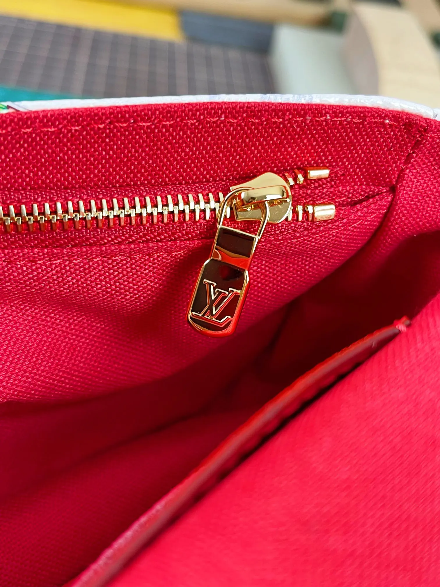 LV 帆布 链条包 精致链条款