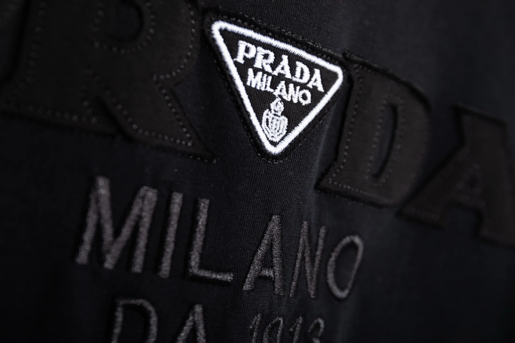 Prada 贴布字母刺绣 短袖T恤 高克重休闲