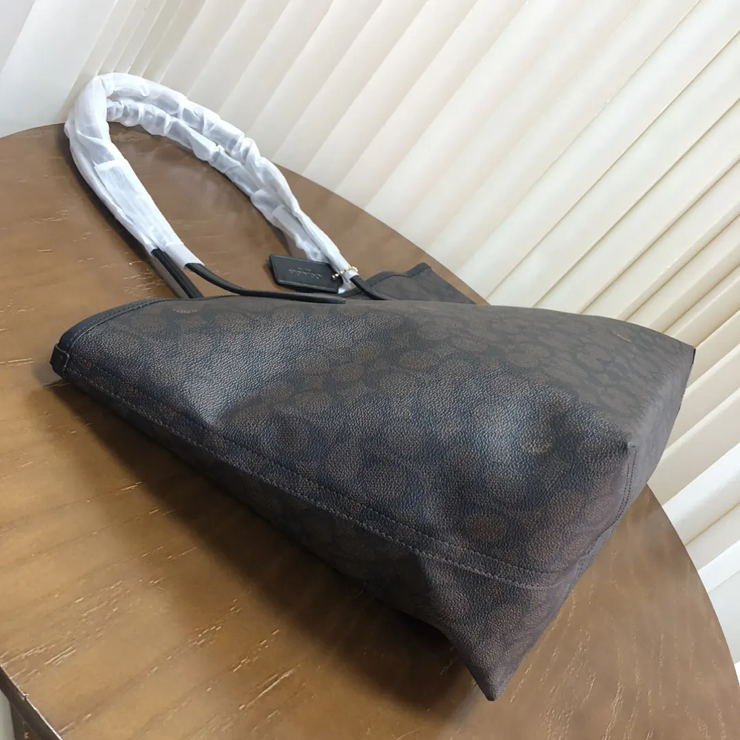 Coach 老花 帆布 托特包 大容量托特款