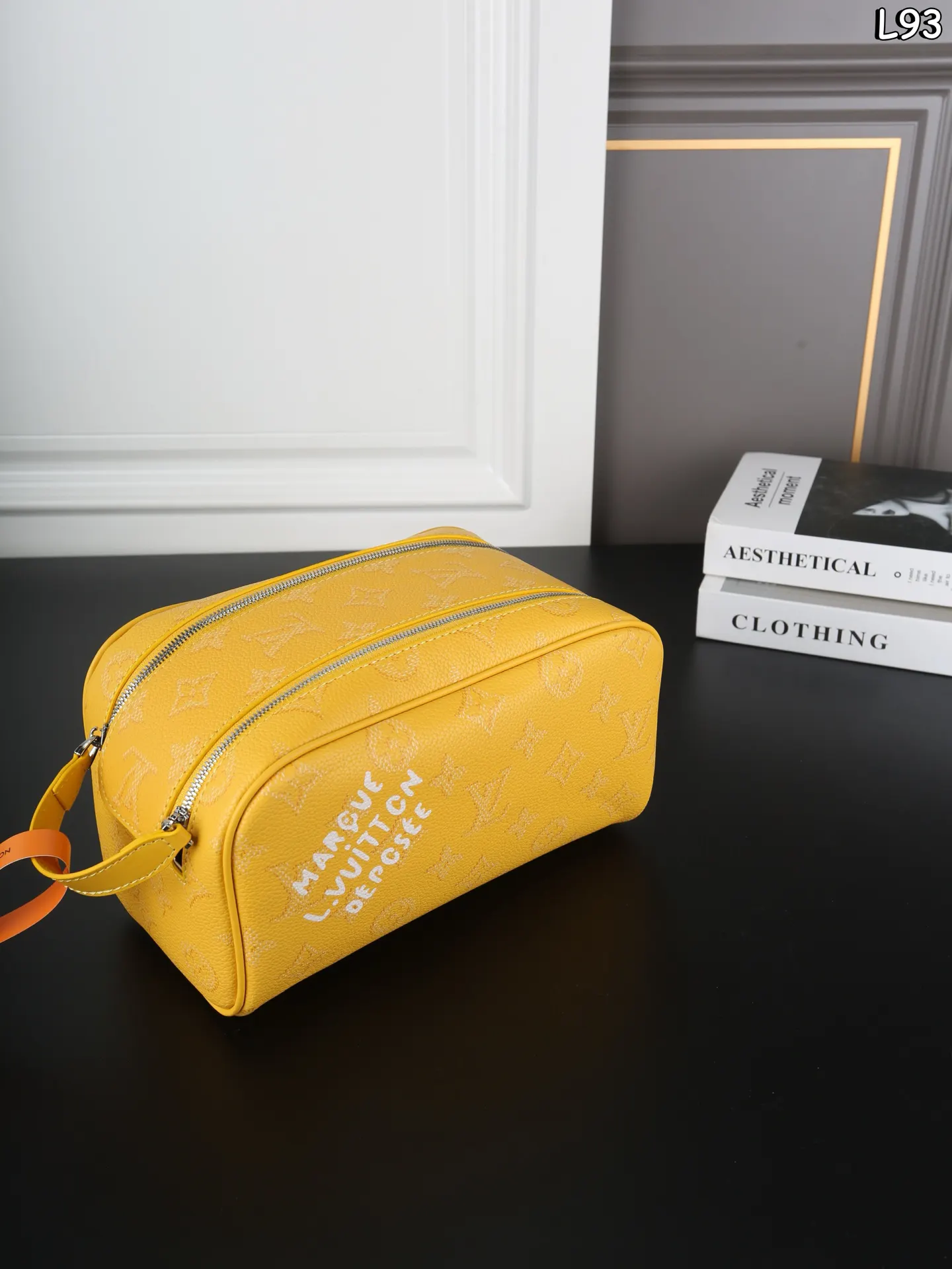 LV 墨绿 Dopp Kit 涂鸦 洗漱包 多巴胺色 化妆包 便携收纳款