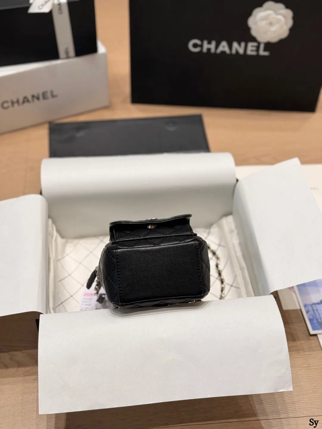 CHANEL 白色 金色 牛皮 雙肩包 实用雙肩款(數字9) CHANEL 白色 金色 牛皮 雙肩包 实用雙肩款(數字9)
