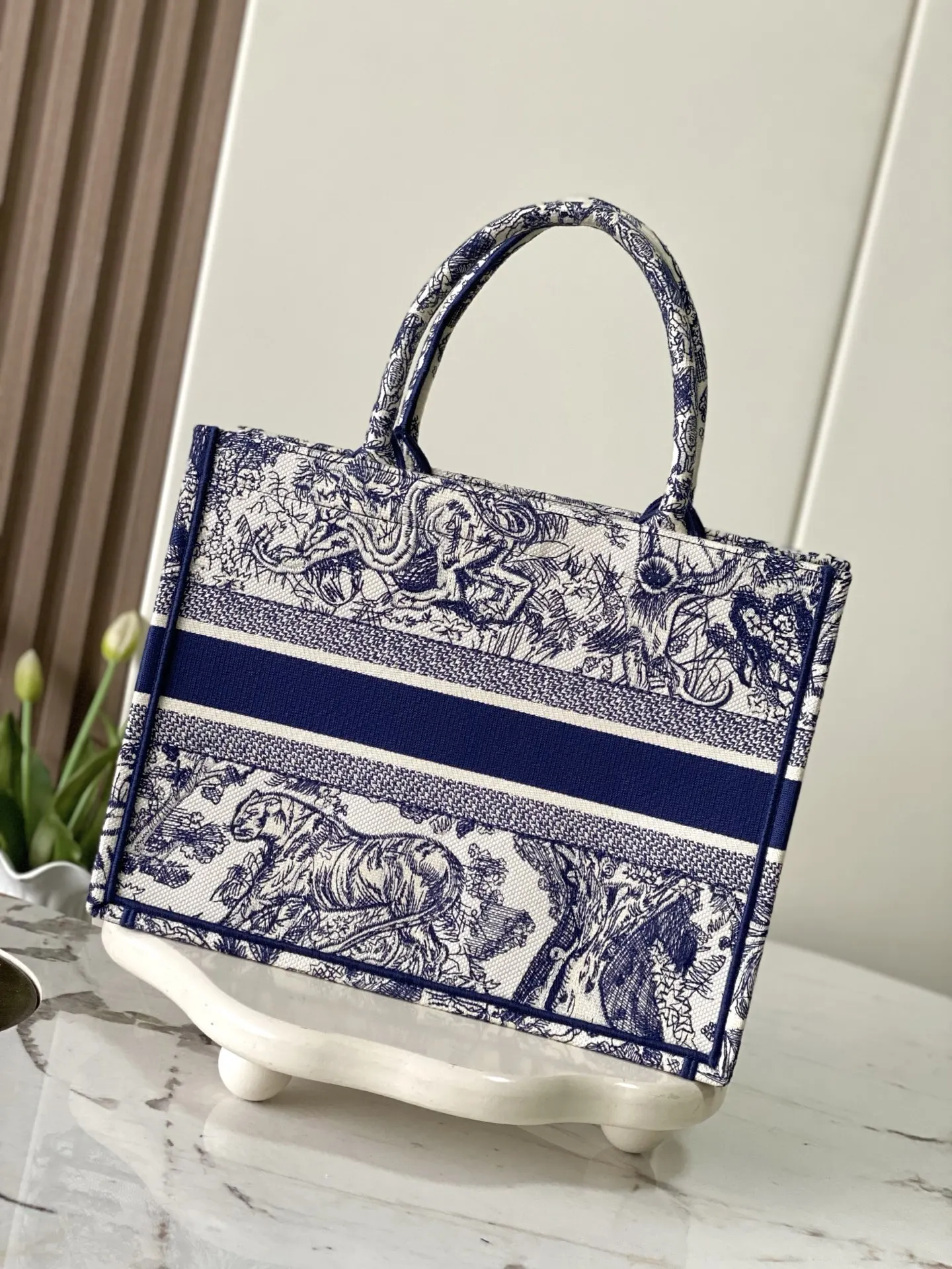 Book Tote 可收纳各种日常用品 全新演绎Baye图案混合效果D 托特包 大容量托特款