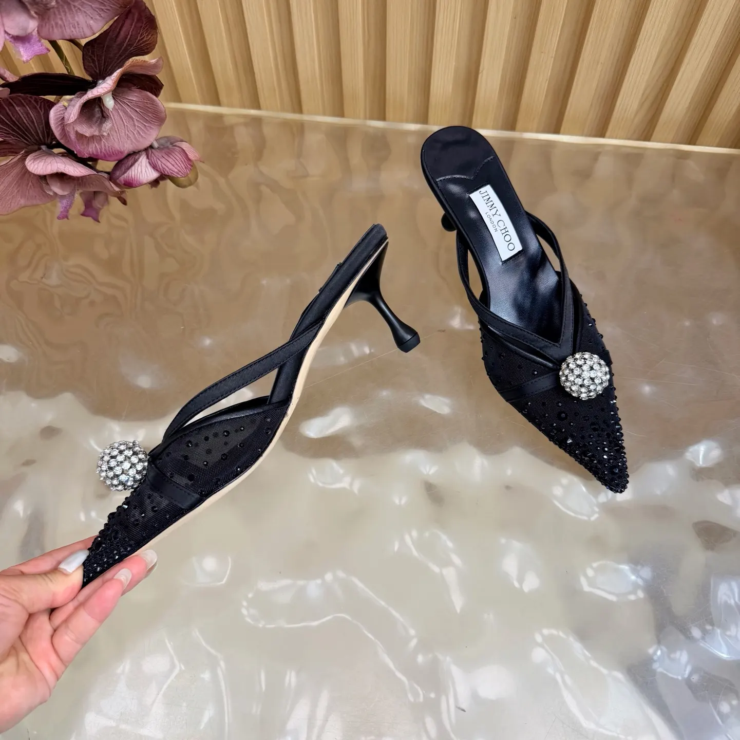 Jimmy Choo 運動鞋 休閒百搭款(數字6) Jimmy Choo 運動鞋 休閒百搭款(數字6)