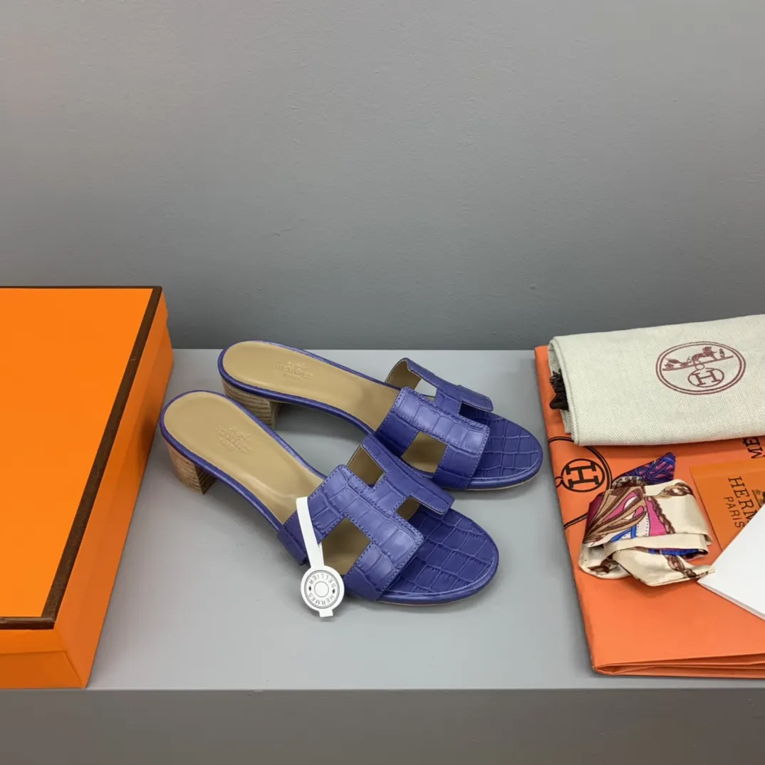 Hermès Oran 鳄鱼纹牛皮 拖鞋 舒適(數字3) Hermès Oran 鳄鱼纹牛皮 拖鞋 舒適(數字3)