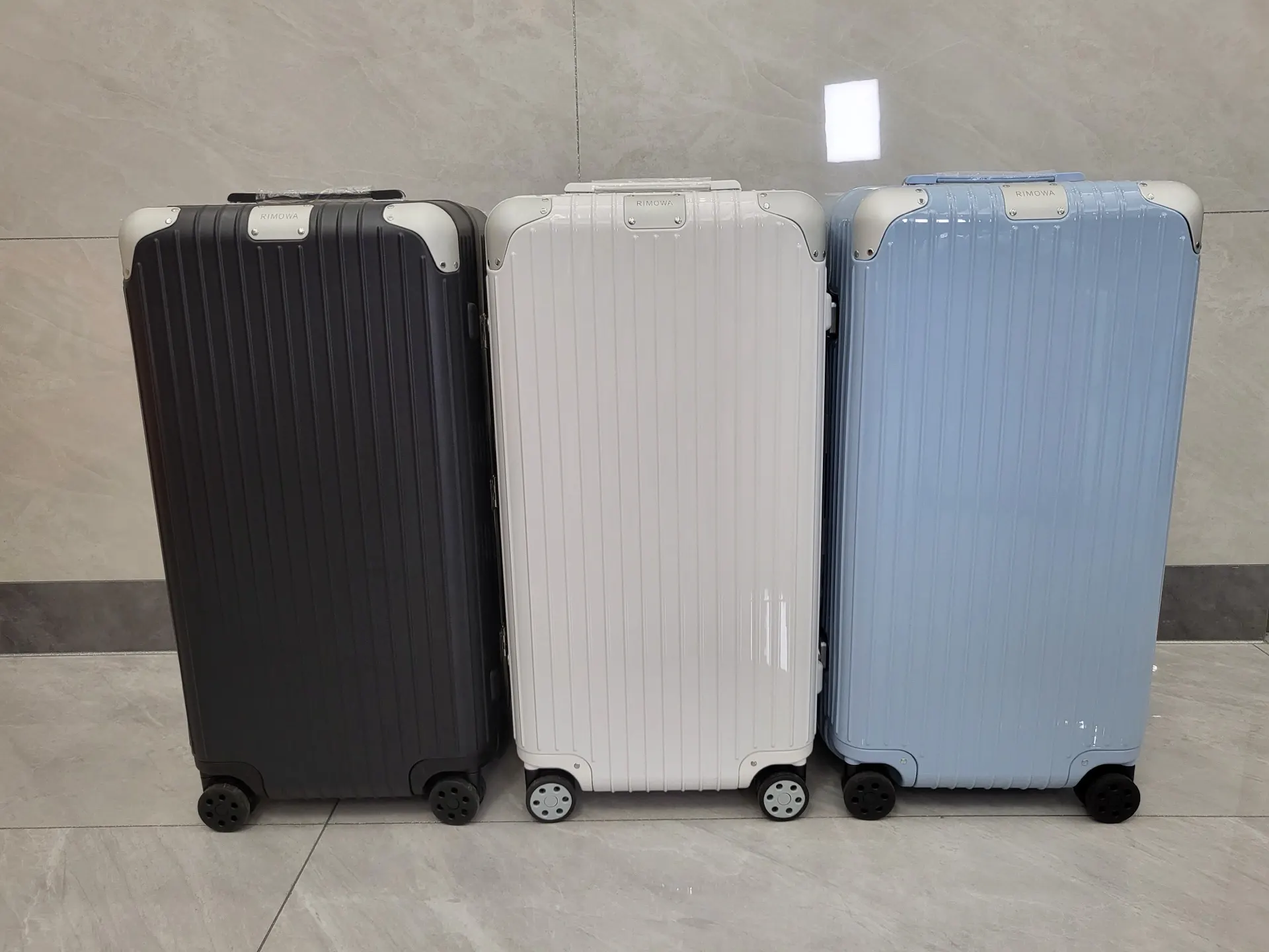 黑色 白色 提花 RIMOWA Hybrid 最新系列 原Li o系 行李箱 旅行拉杆款 輕便出行款