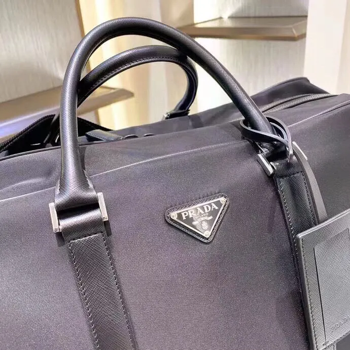 Prada Re-Nylon 黑色 皮革 Saffiano 十字纹 手提包