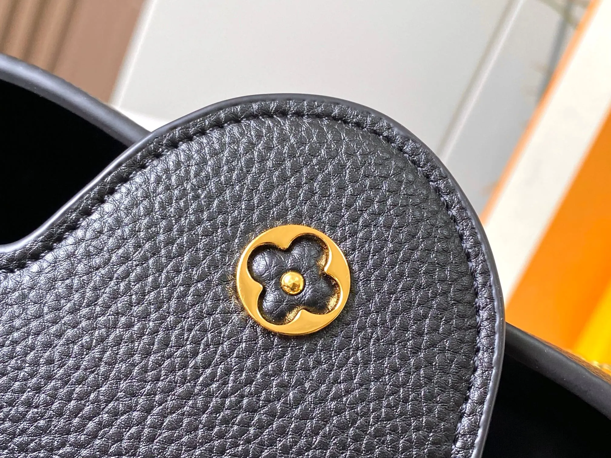 LV Capucines 牛皮 链条包 精致链条款