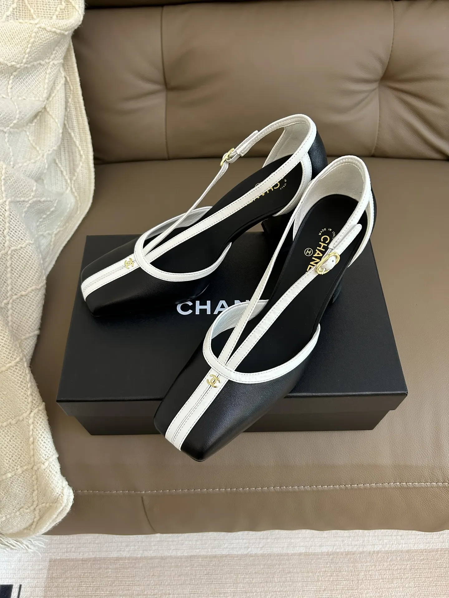 Style 18 Image 2 Style 18 Image 2