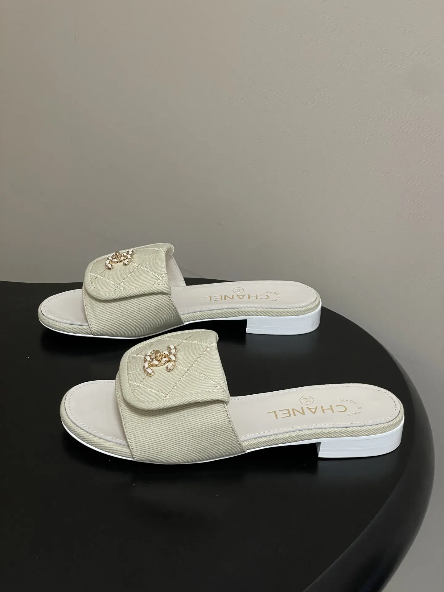 Chanel Cowhide Slippers Image 3 Chanel Cowhide Slippers Image 3