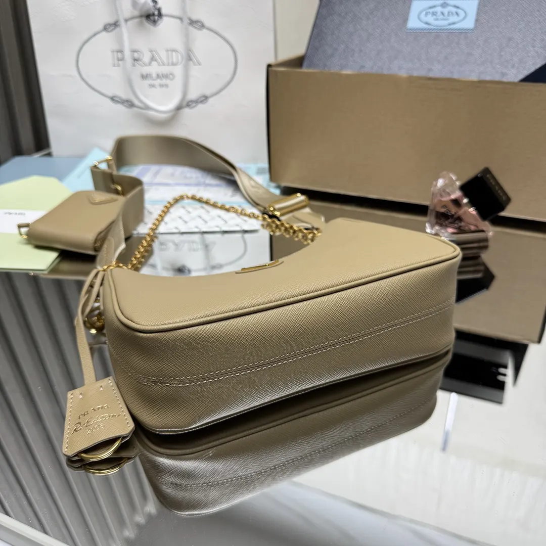 PRADA 卡其色Re-Nylon链条Hobo腋下包 小包组合款