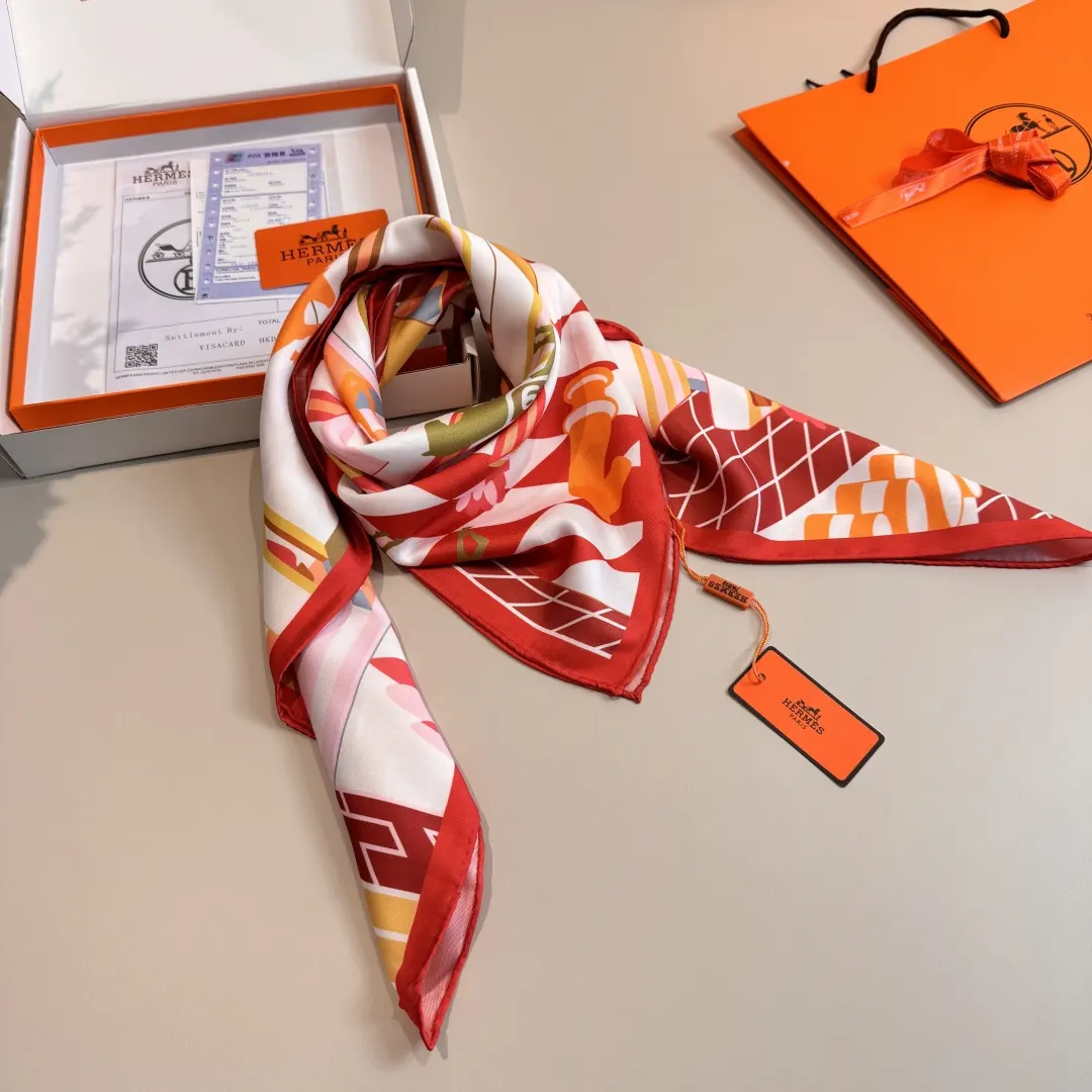 Hermès 丝巾 精致配飾(數字8) Hermès 丝巾 精致配飾(數字8)