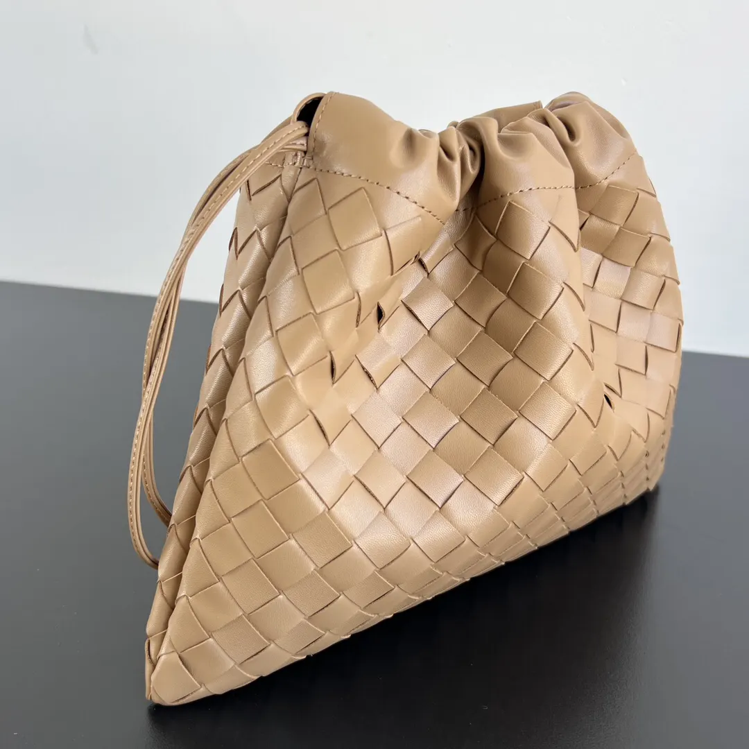 Bottega Veneta 牛皮 腋下包 復古腋下背款