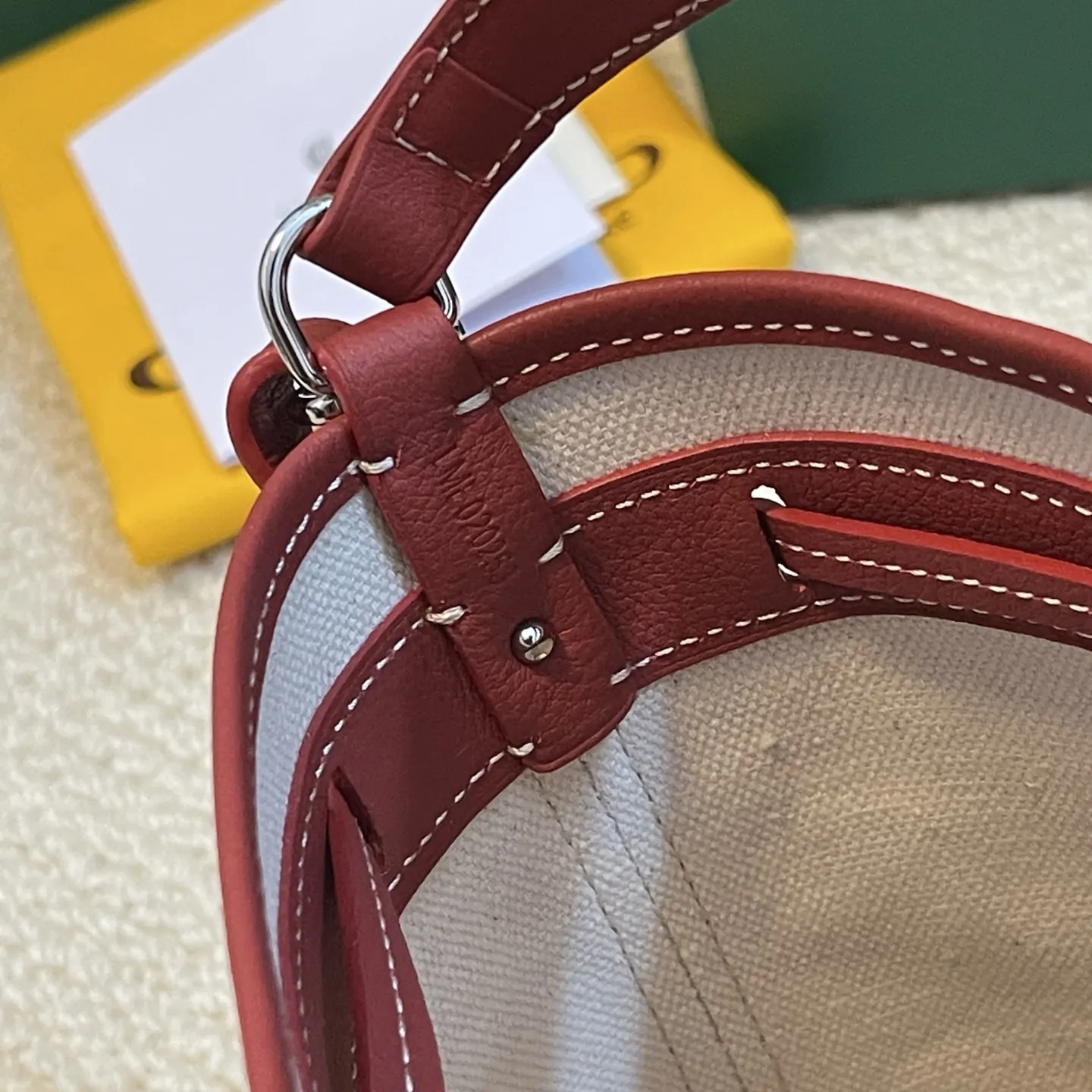 Goyard 皮革 轻盈小巧去始终保持标志性水桶百搭造型 水桶包 休閒水桶款