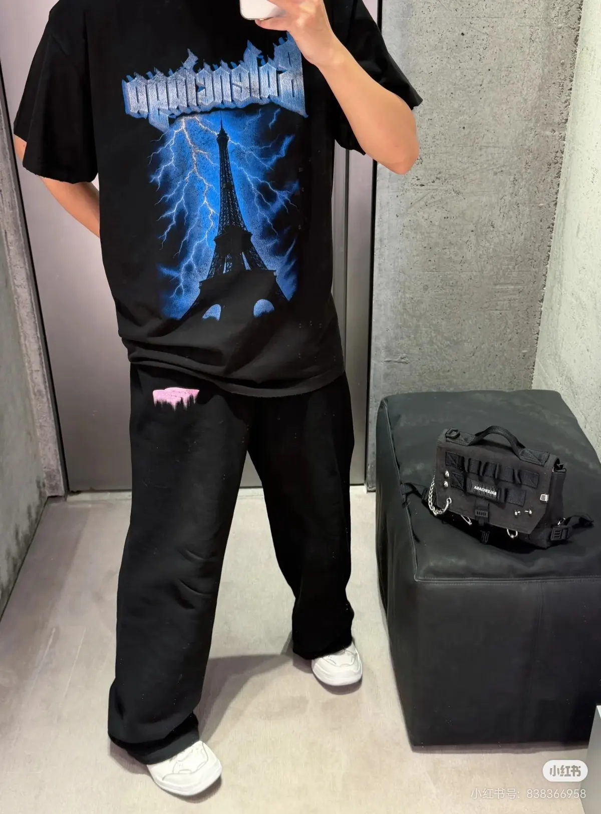 Balenciaga 黑色 純棉 短袖T恤 宽松休閒(數字9) Balenciaga 黑色 純棉 短袖T恤 宽松休閒(數字9)