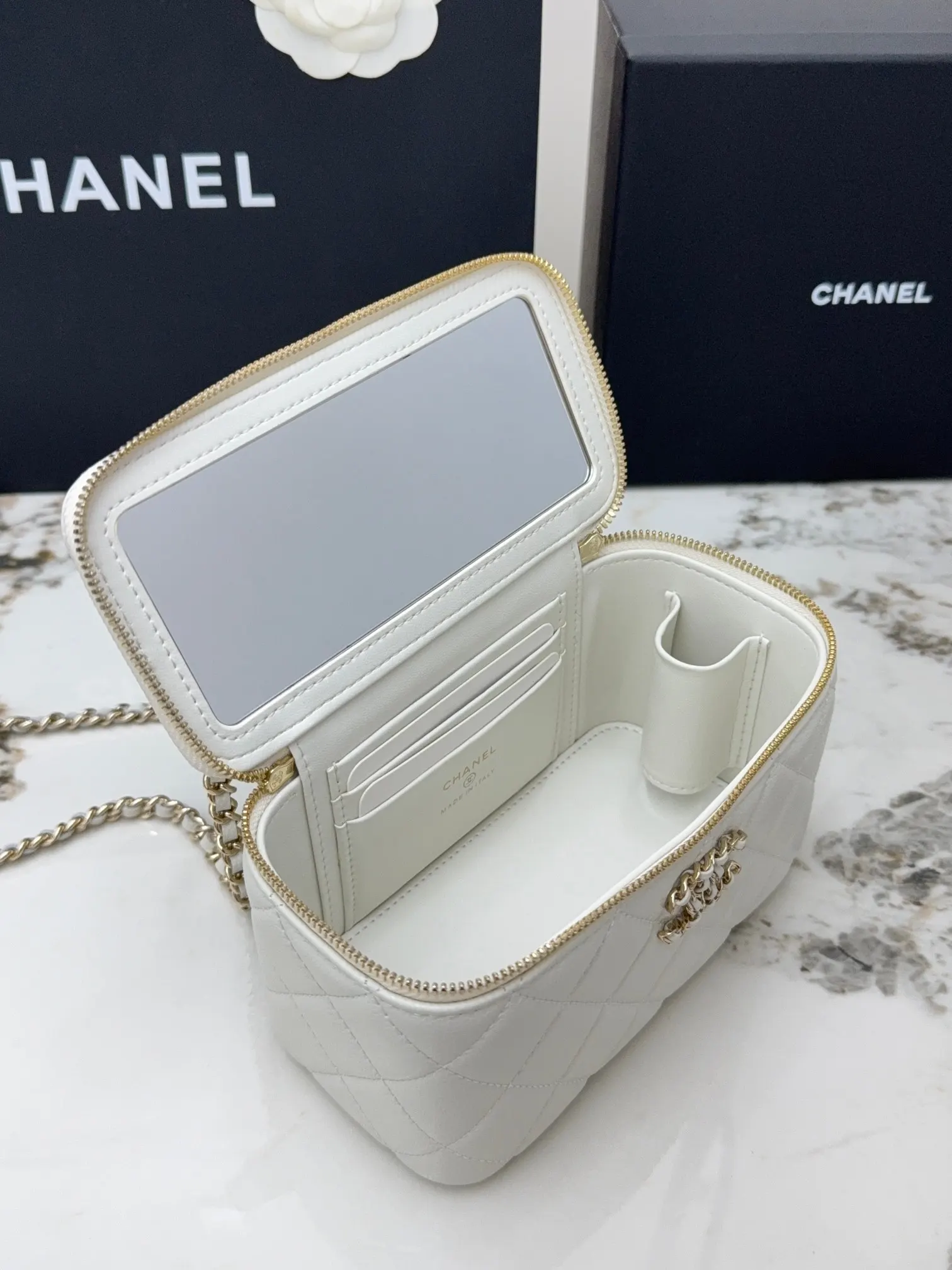 Chain Bag Leather