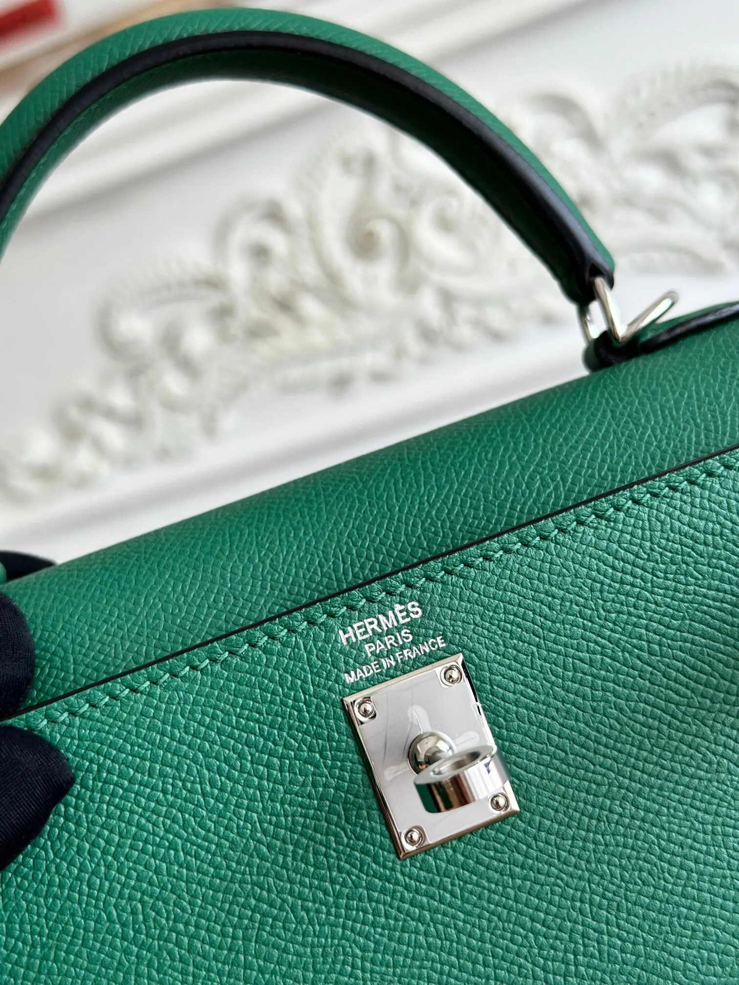 Hermès Kelly Top Handle Bag Classic Leather