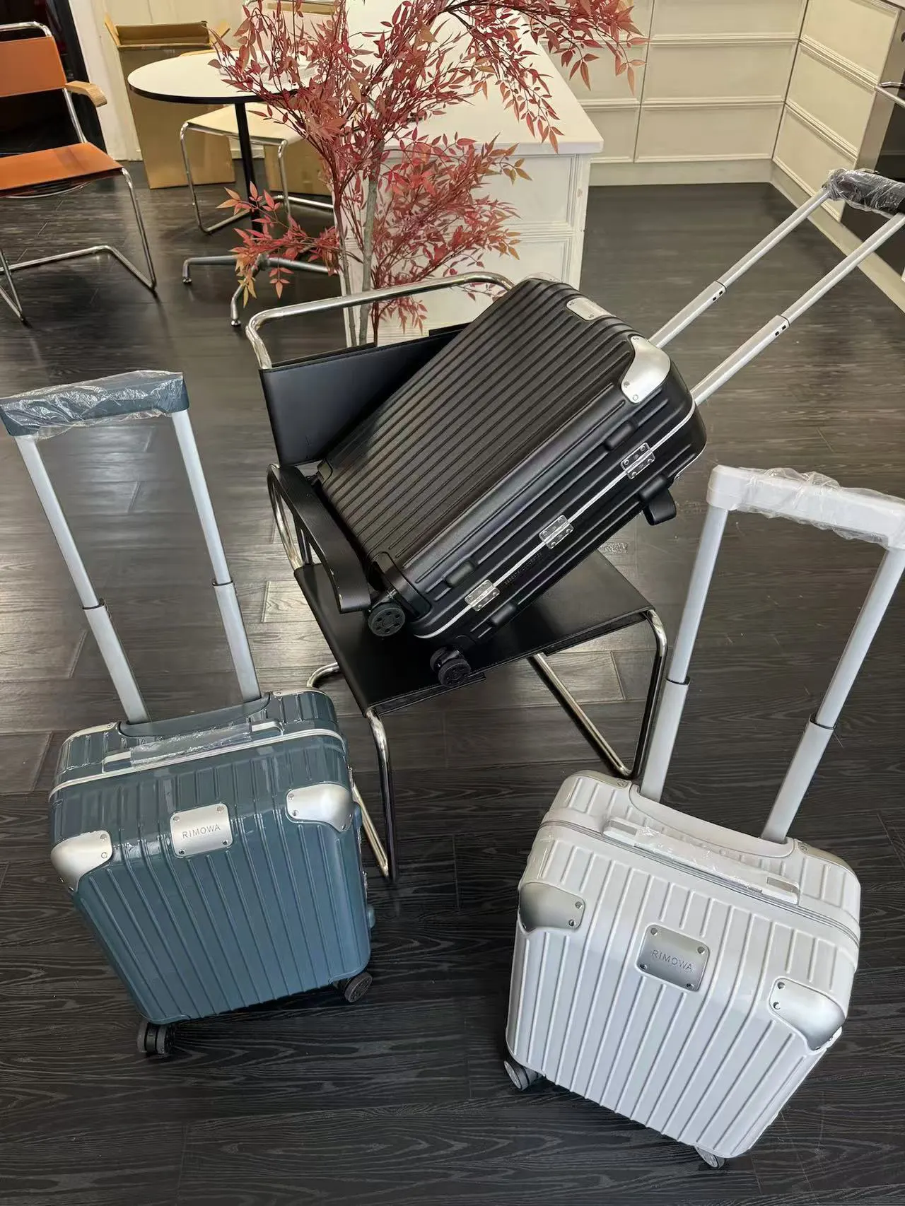 Rimowa Black White Suitcase Travel Lightweight
