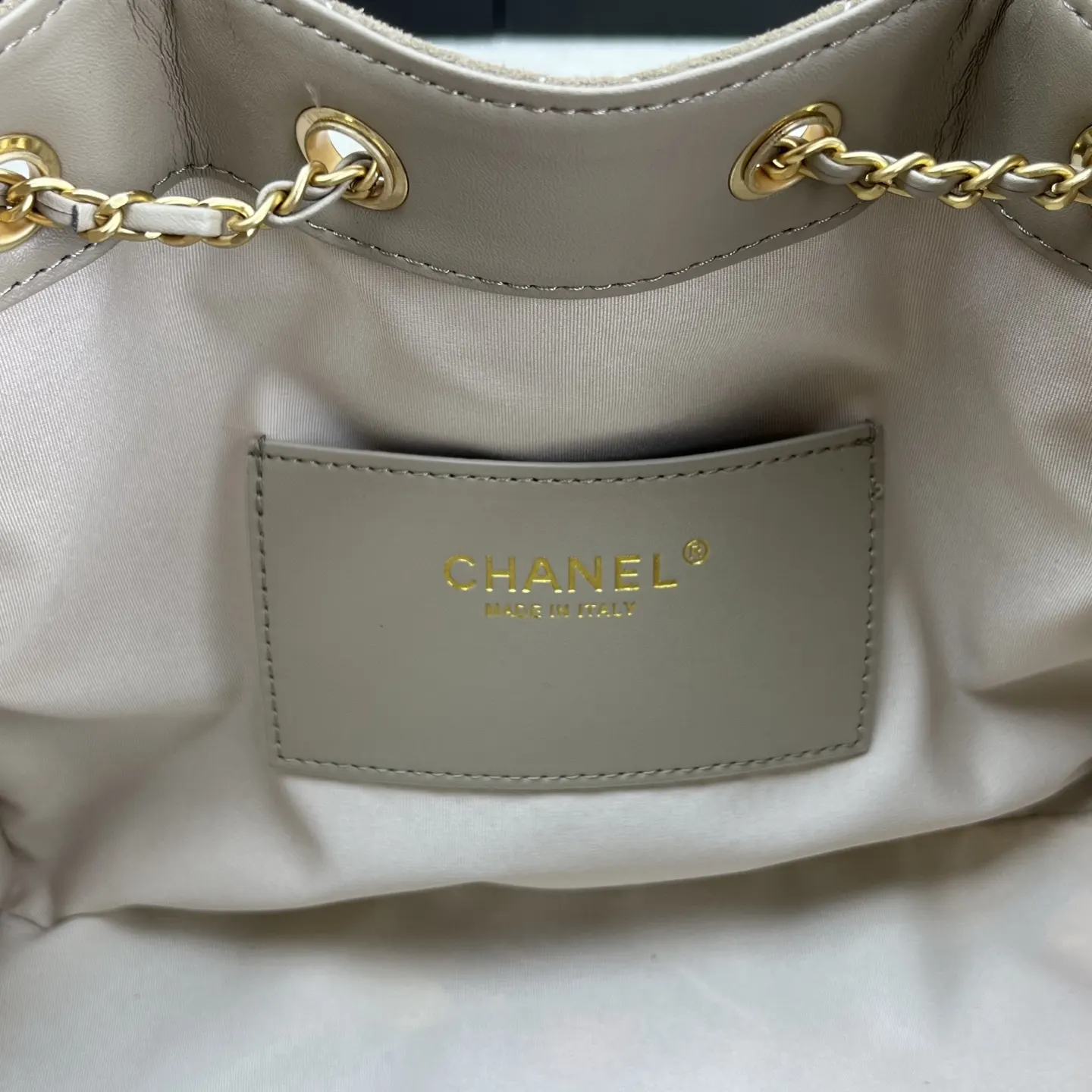 Chanel Gray Hobo Shoulder Bag Vintage Leather Image 9 Chanel Gray Hobo Shoulder Bag Vintage Leather Image 9