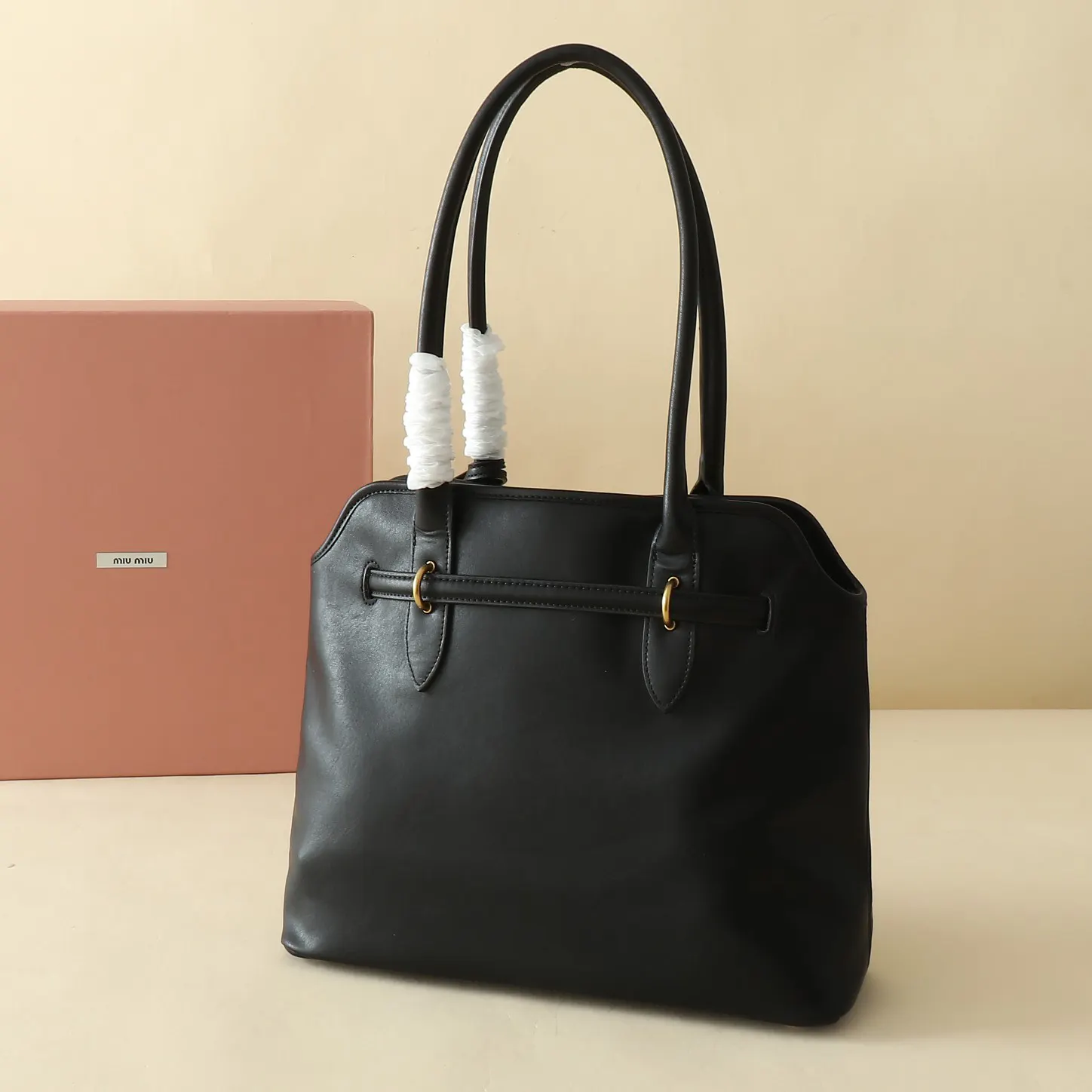 Miu Miu 金色 牛皮 配饰 精选款